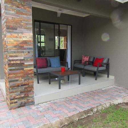 Pafuri Gate Guesthouse Mabalingwe Game Reserve Exteriör bild